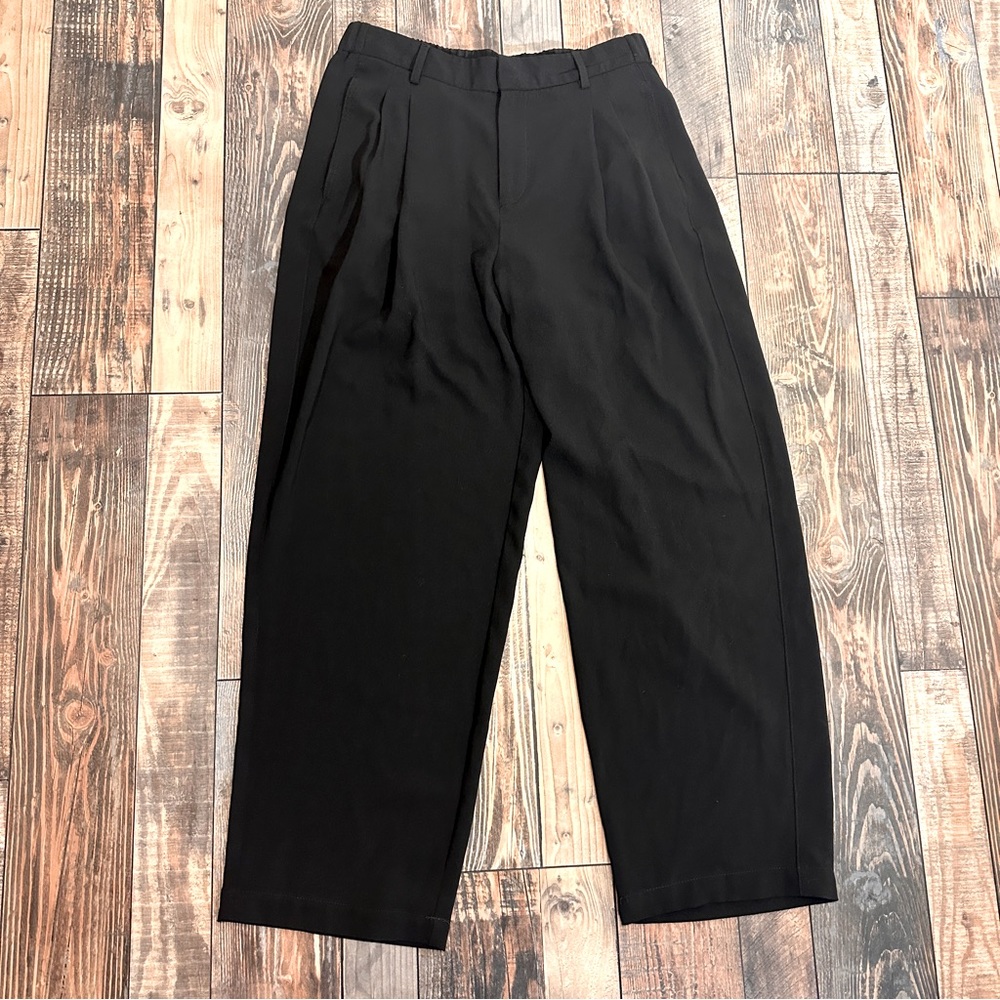 Urban Outfitters 90’s Inspired High Waisted Black Pleated Front Pants Size Med
